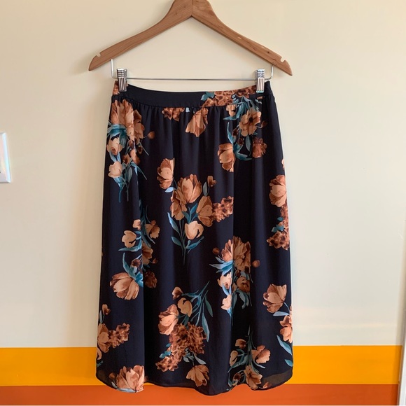EVERLY floral skirt . - Picture 2 of 4